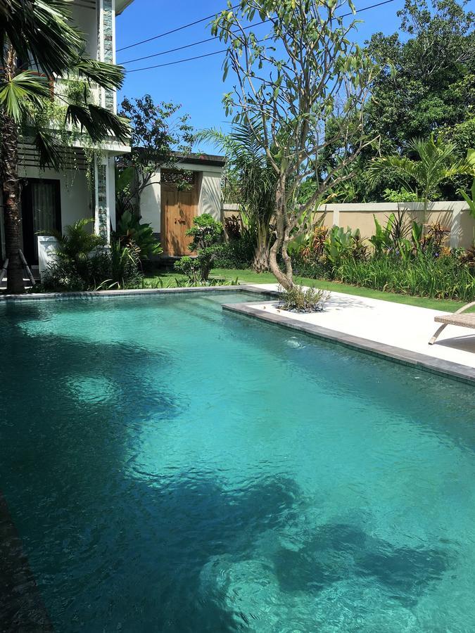 Indah Homestay Seminyak Exterior foto